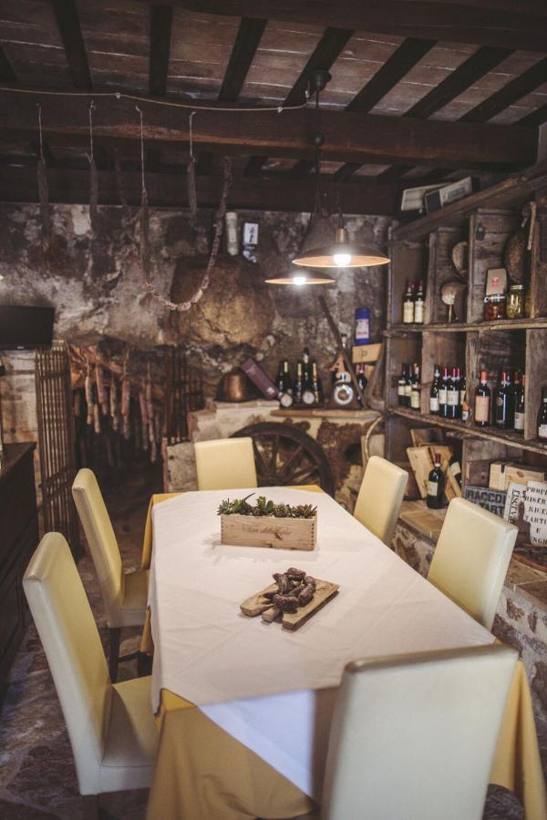 Gasthaus Antico Casale Urbani Scheggino Exterior foto