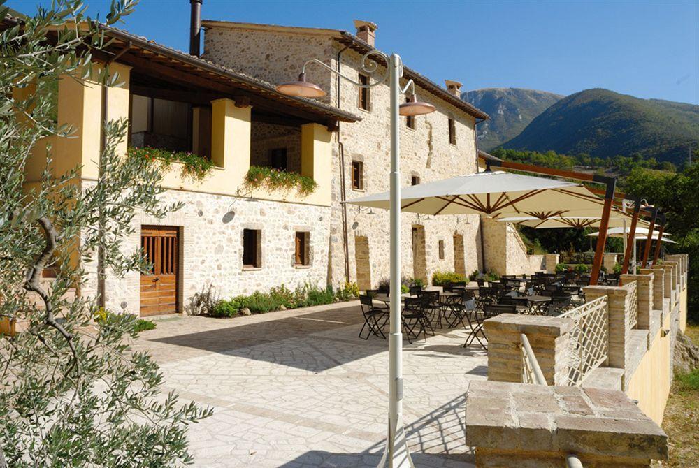 Gasthaus Antico Casale Urbani Scheggino Exterior foto
